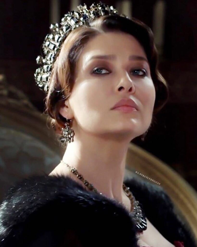 بیوگرافی نورگل یشیلچای Nurgul Yesilcay